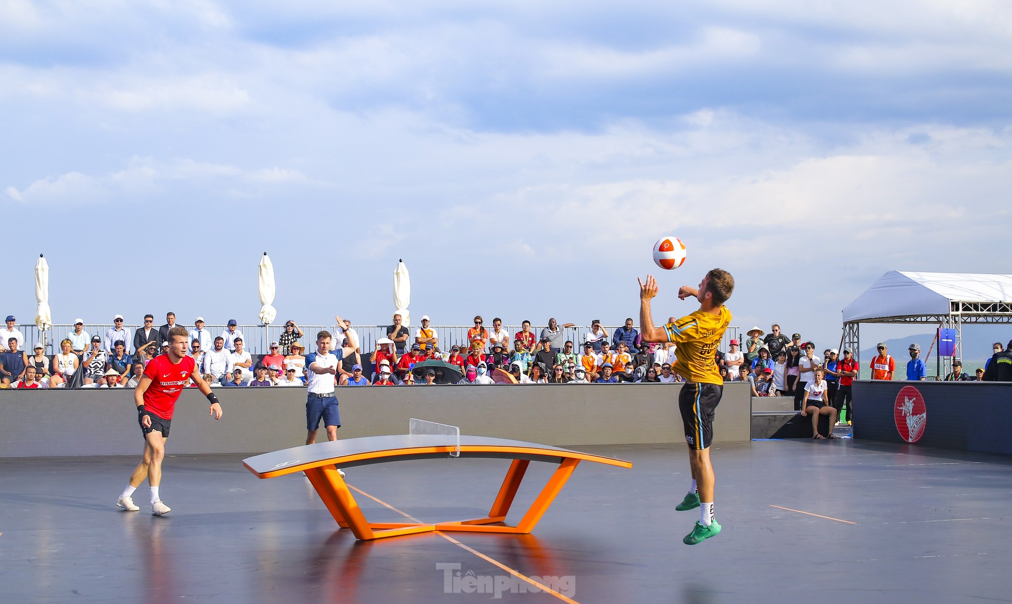 Đã mắt với siêu phẩm ‘xe đạp chổng ngược’ tại giải Teqball Thế giới 2024 ảnh 3