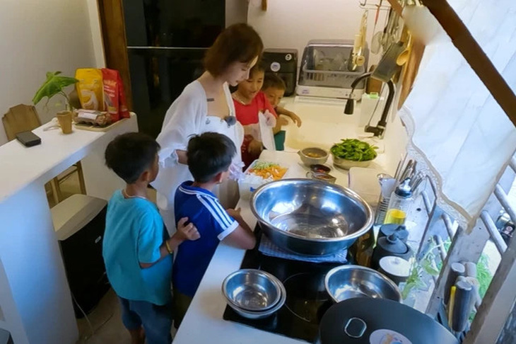 Tin tức giải trí 9-6: Đừng làm trái tim anh đau của Sơn Tùng lọt top 1 trending sau 2 tiếng- Ảnh 7. Lâm Minh xuất hiện trở lại trong chương trình Mẹ siêu nhân