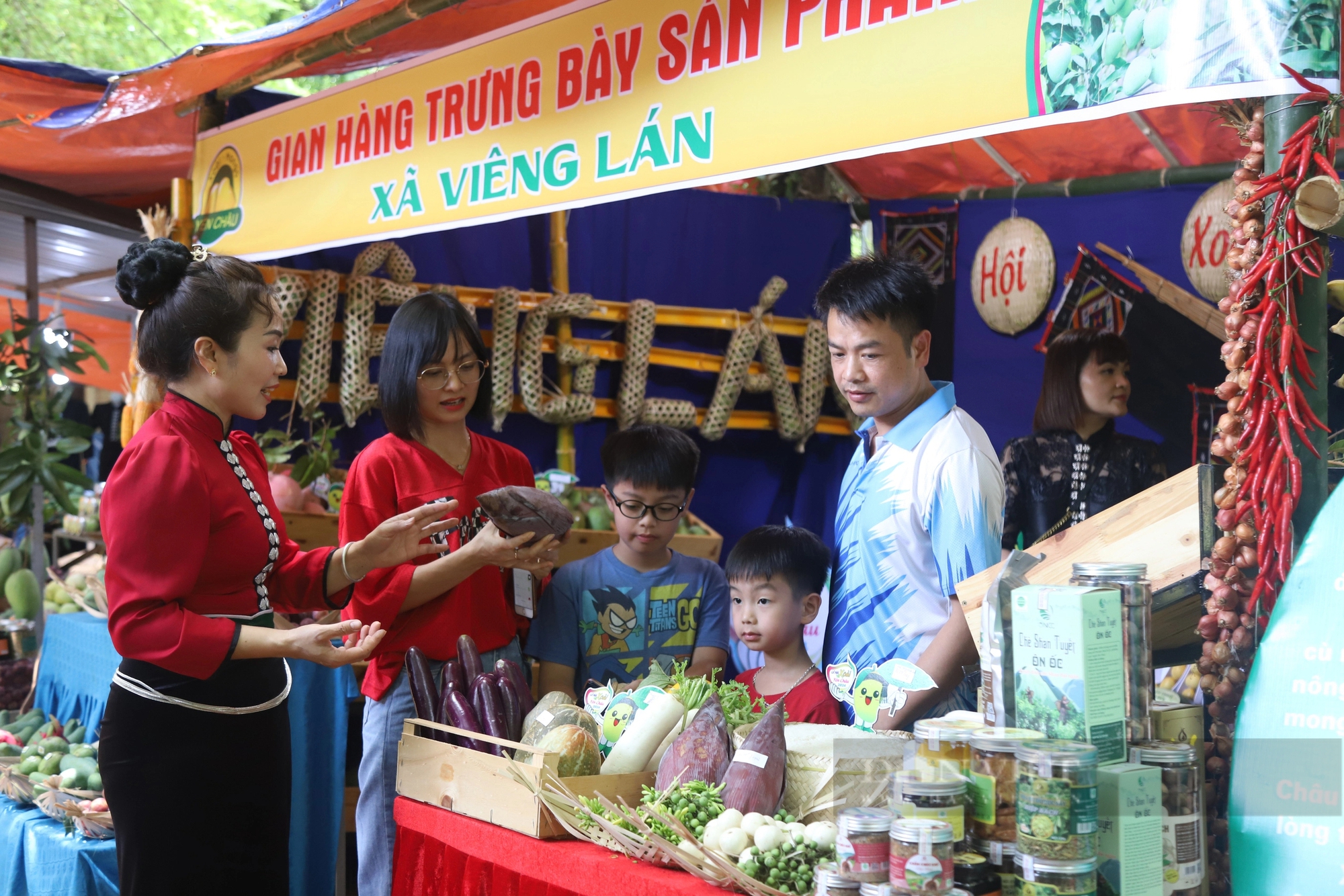 Độc đáo Ngày hội hái xoài ở vùng đất “chuối ngọt, xoài thơm”- Ảnh 4. Độc đáo Ngày hội hái xoài ở vùng đất “chuối ngọt, xoài thơm”- Ảnh 4.