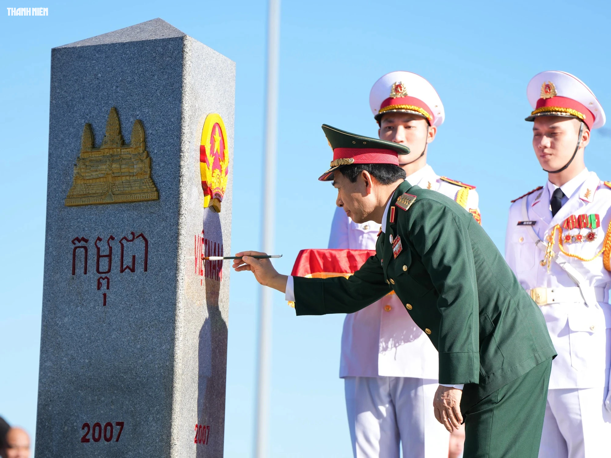 Bộ trưởng Quốc phòng 3 nước lần đầu tiên giao lưu trên biên giới - Ảnh 4. Bộ trưởng Quốc phòng 3 nước lần đầu tiên giao lưu trên biên giới - Ảnh 4.