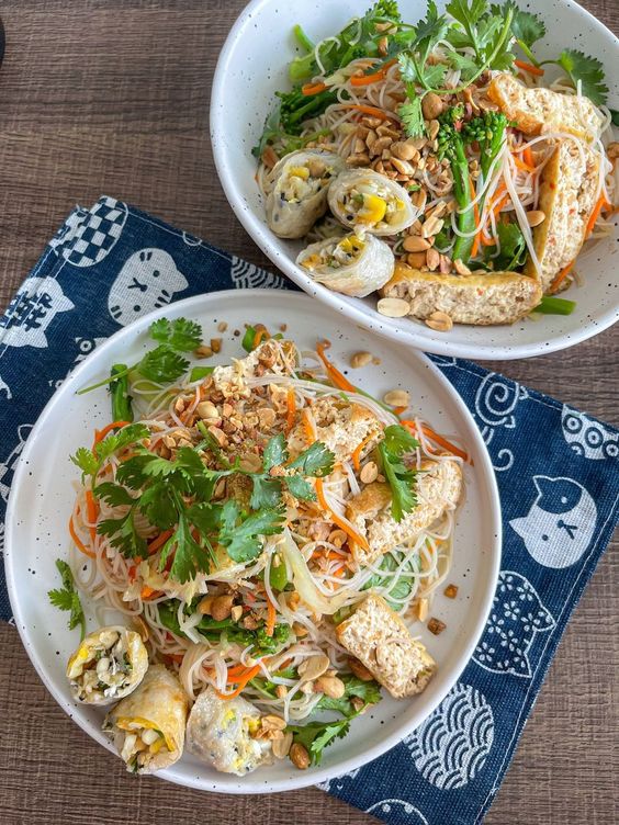 Trưa nay ăn gì? Gợi ý hơn 33 thực đơn cơm văn phòng ngon, đủ chất cho người ăn mặn, ăn chay, ăn kiêng- Ảnh 55. Trưa nay ăn gì? Gợi ý hơn 33 thực đơn cơm văn phòng ngon, đủ chất cho người ăn mặn, ăn chay, ăn kiêng- Ảnh 55.