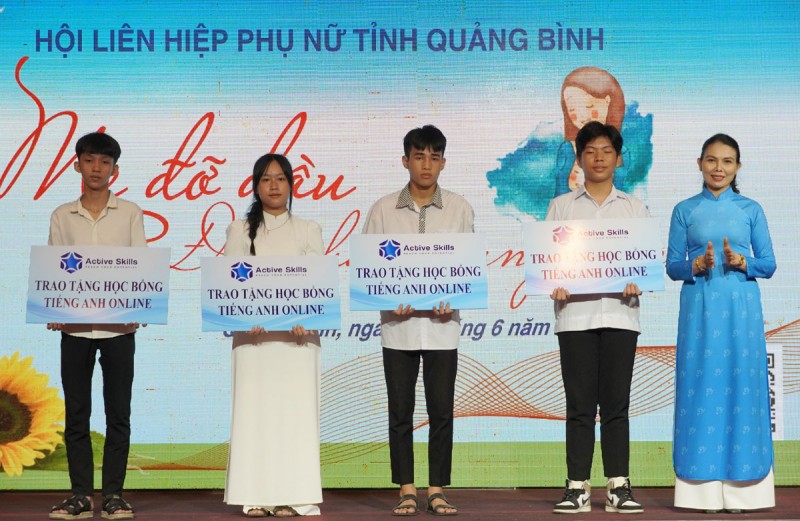 325 trẻ mồ côi ở Quảng Bình được nhận đỡ đầu, chăm sóc 325 trẻ mồ côi ở Quảng Bình được nhận đỡ đầu, chăm sóc