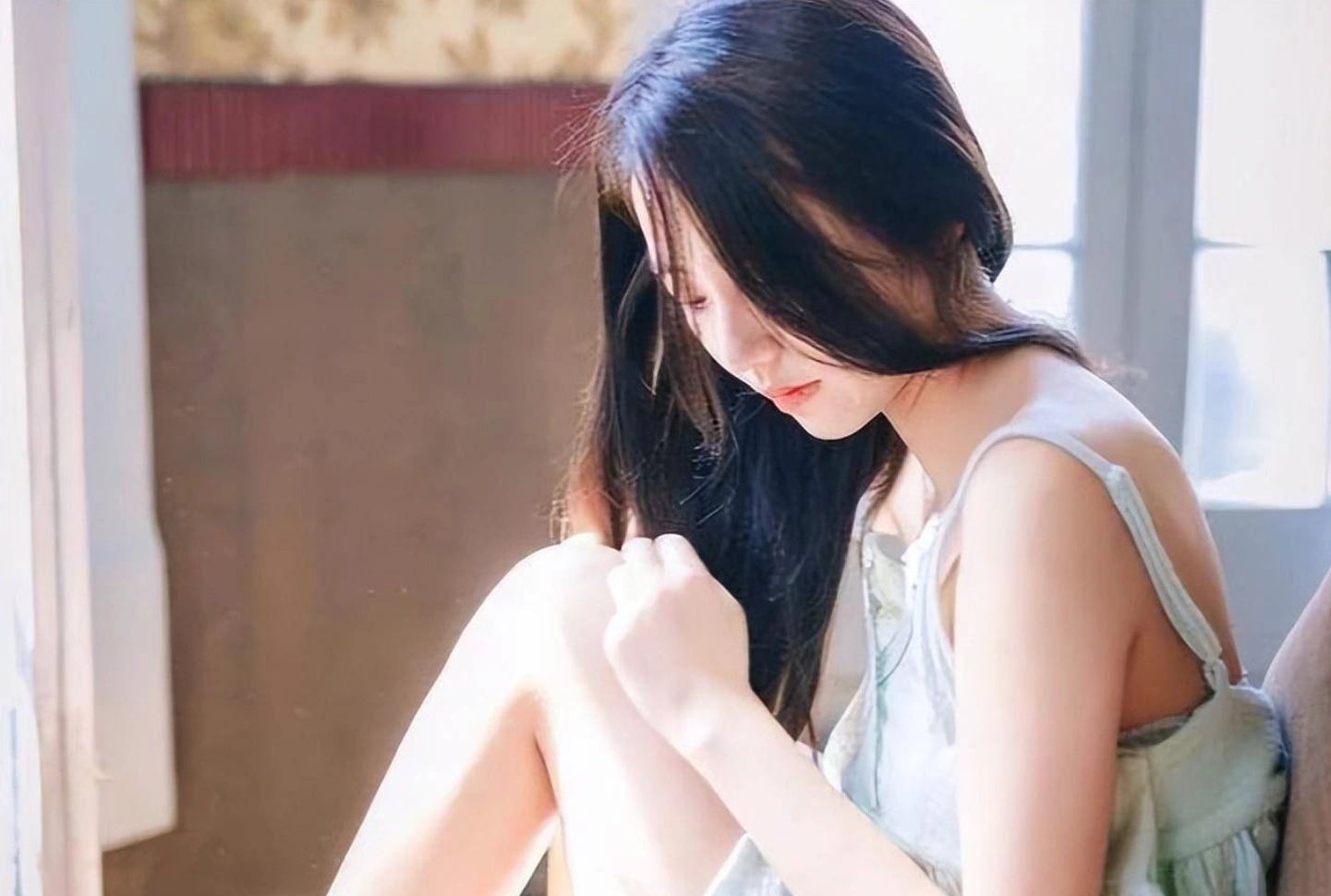 Chồng khóc lóc, giậm chân dỗi vợ ngoại tình: 'Em chẳng quan tâm đến anh chút nào' - Ảnh 2. Chồng khóc lóc, giậm chân dỗi vợ ngoại tình: 'Em chẳng quan tâm đến anh chút nào' - Ảnh 2.