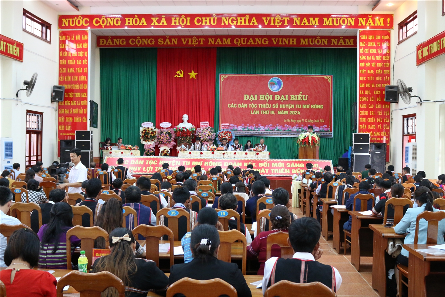 Quang cảnh Đại hội Đại biểu các DTTS huyện Tu Mơ Rông lần thứ IV Quang cảnh Đại hội Đại biểu các DTTS huyện Tu Mơ Rông lần thứ IV