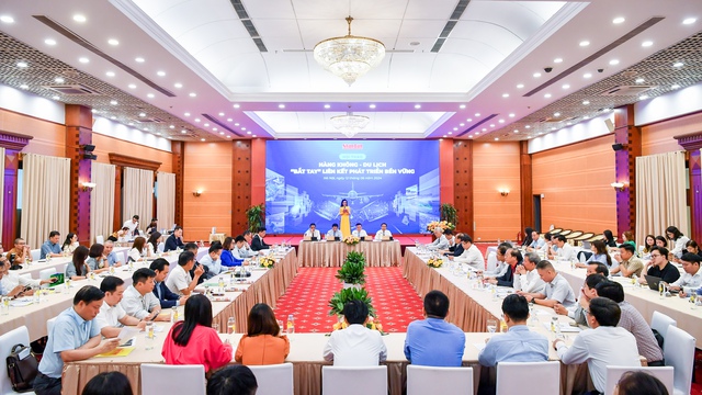 Để Hàng không và Du lịch "chắp cánh" bay cao: Cần những ưu đãi về giá mới - Ảnh 2. Để Hàng không và Du lịch "chắp cánh" bay cao: Cần những ưu đãi về giá mới - Ảnh 2.