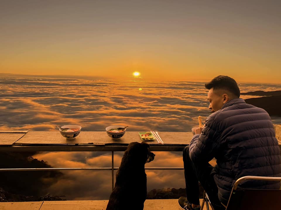 Dân tình đổ xô đi ăn mì 'view triệu đô' trên khắp Việt Nam- Ảnh 13. Dân tình đổ xô đi ăn mì 'view triệu đô' trên khắp Việt Nam- Ảnh 13.