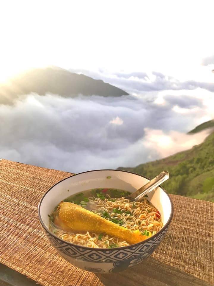 Dân tình đổ xô đi ăn mì 'view triệu đô' trên khắp Việt Nam- Ảnh 25. Dân tình đổ xô đi ăn mì 'view triệu đô' trên khắp Việt Nam- Ảnh 25.