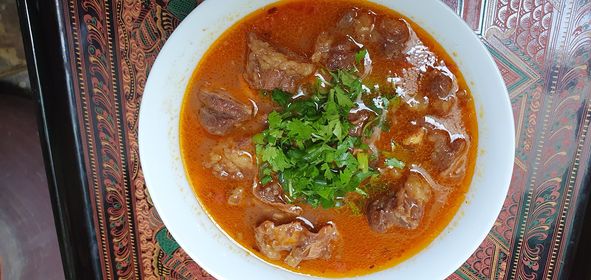 Bí quyết nấu thịt bò sốt vang kiểu Hà Nội xưa ngon miệng, không ngấy, màu đỏ đẹp không phẩm màu- Ảnh 2. Bí quyết nấu thịt bò sốt vang kiểu Hà Nội xưa ngon miệng, không ngấy, màu đỏ đẹp không phẩm màu- Ảnh 2.