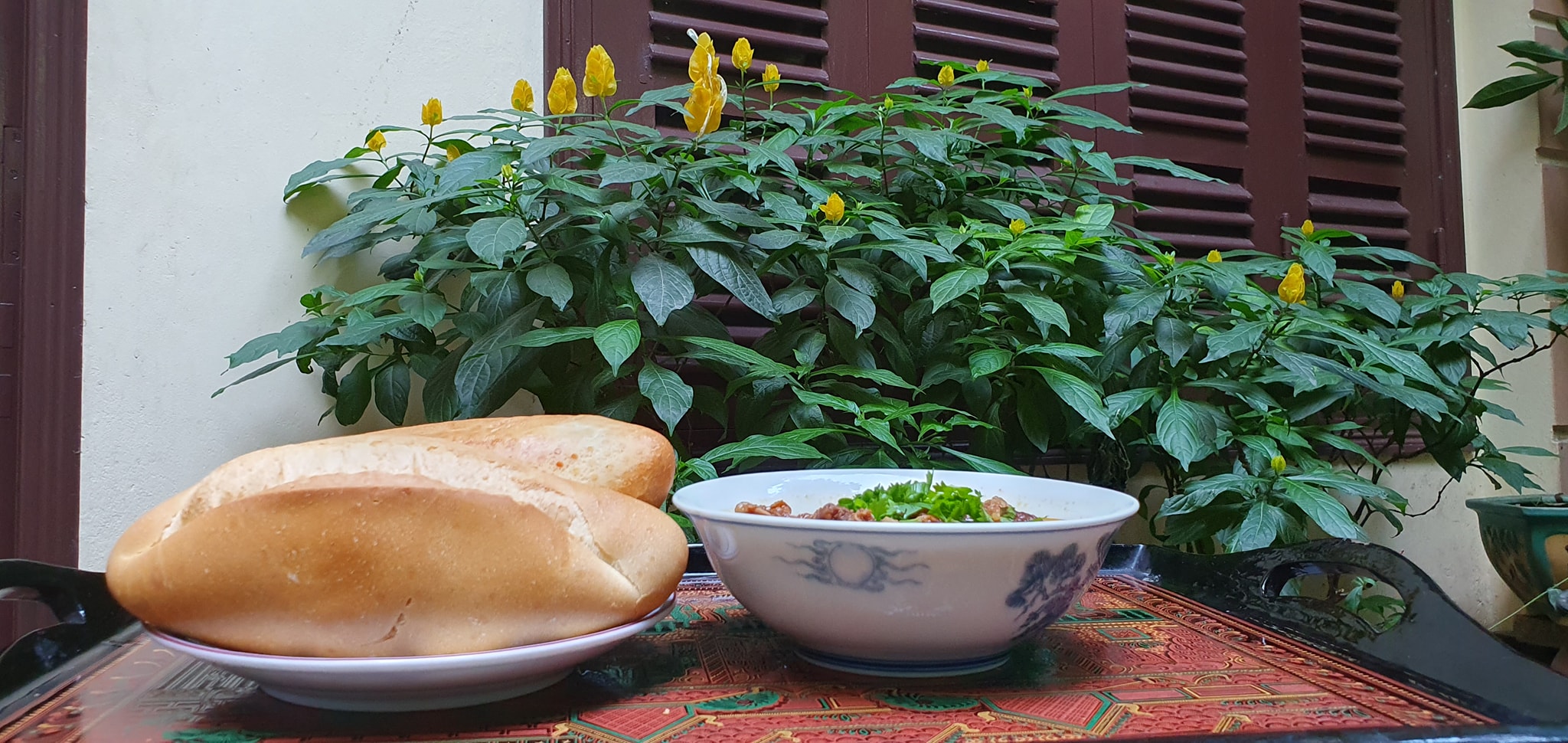 Bí quyết nấu thịt bò sốt vang kiểu Hà Nội xưa ngon miệng, không ngấy, màu đỏ đẹp không phẩm màu- Ảnh 3. Bí quyết nấu thịt bò sốt vang kiểu Hà Nội xưa ngon miệng, không ngấy, màu đỏ đẹp không phẩm màu- Ảnh 3.