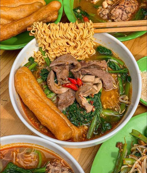 7 món ăn vặt ở Hà Nội 'cháy hàng' khi tiết trời mát mẻ- Ảnh 5. 7 món ăn vặt ở Hà Nội 'cháy hàng' khi tiết trời mát mẻ- Ảnh 5.