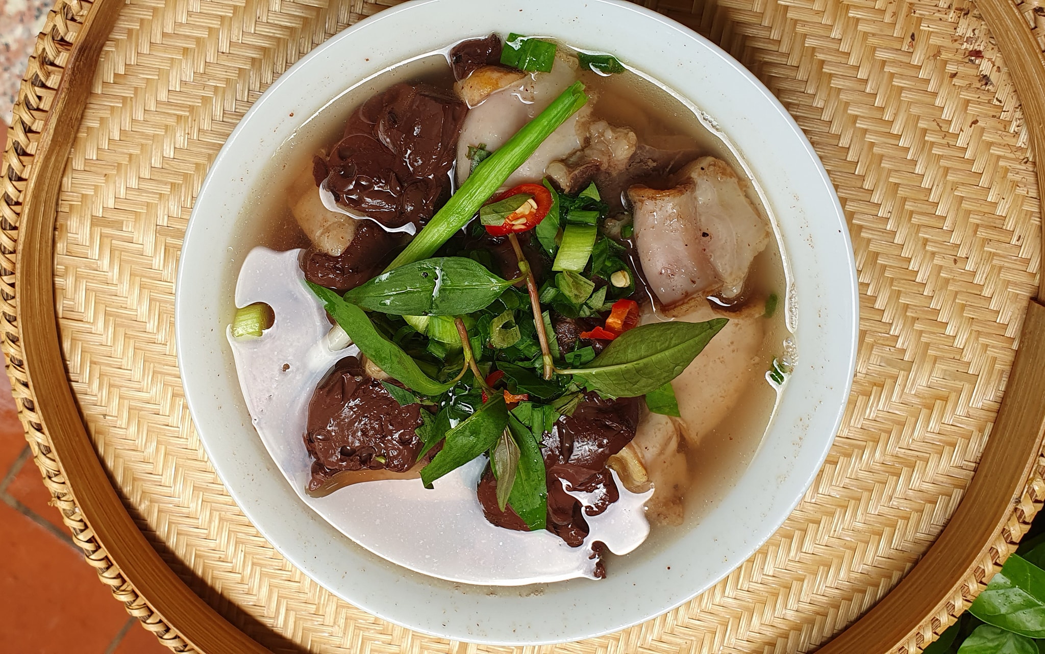 Cách làm món lòng lợn thuôn hành răm thơm ngon miễn chê không cần gia vị, mì chính - Ảnh 2. Cách làm món lòng lợn thuôn hành răm thơm ngon miễn chê không cần gia vị, mì chính - Ảnh 2.