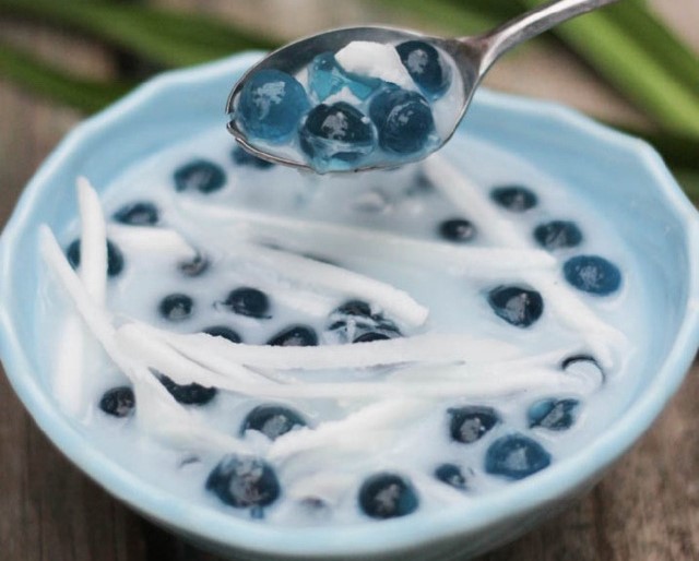 Những món ăn ngon, đẹp mắt, giải nhiệt ngày hè chế biến từ hoa đậu biếc được trồng nhiều ở ban công- Ảnh 4. Những món ăn ngon, đẹp mắt, giải nhiệt ngày hè chế biến từ hoa đậu biếc được trồng nhiều ở ban công- Ảnh 4.