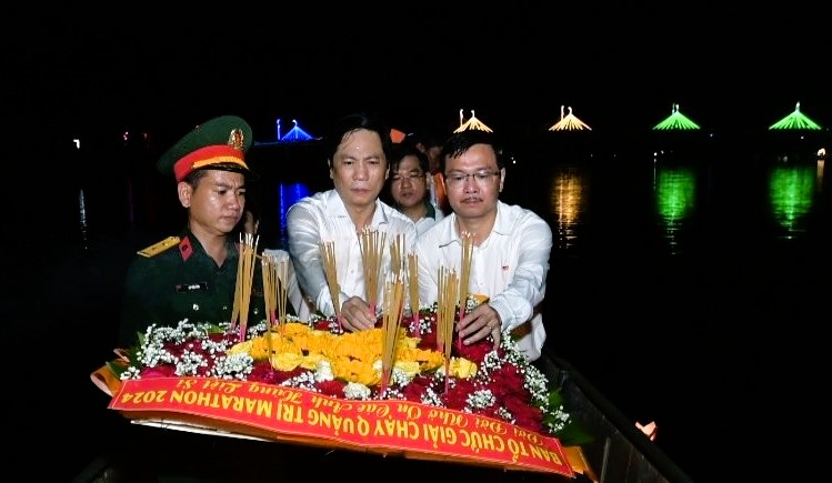 Khai mạc giải chạy Hành trình về đất lửa Quảng Trị 2024- Ảnh 2. Khai mạc giải chạy Hành trình về đất lửa Quảng Trị 2024- Ảnh 2.