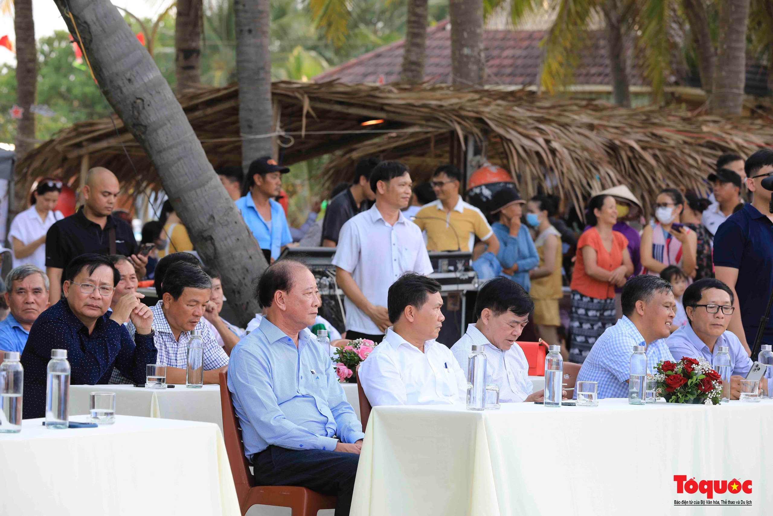 Khai mạc Festival biển “Hội An - Cảm xúc mùa hè” - Ảnh 2. Khai mạc Festival biển “Hội An - Cảm xúc mùa hè” - Ảnh 2.