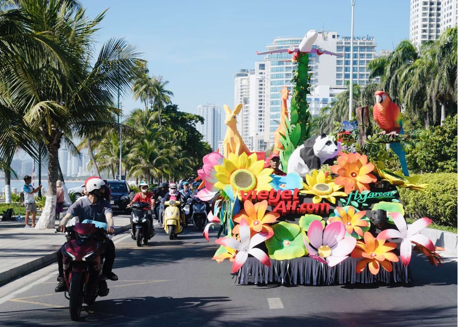 Yêu chiều hành khách: Vietjet mang đến mùa hè sôi động tại Vịnh ngọc Nha Trang - Ảnh 2. Yêu chiều hành khách: Vietjet mang đến mùa hè sôi động tại Vịnh ngọc Nha Trang - Ảnh 2.