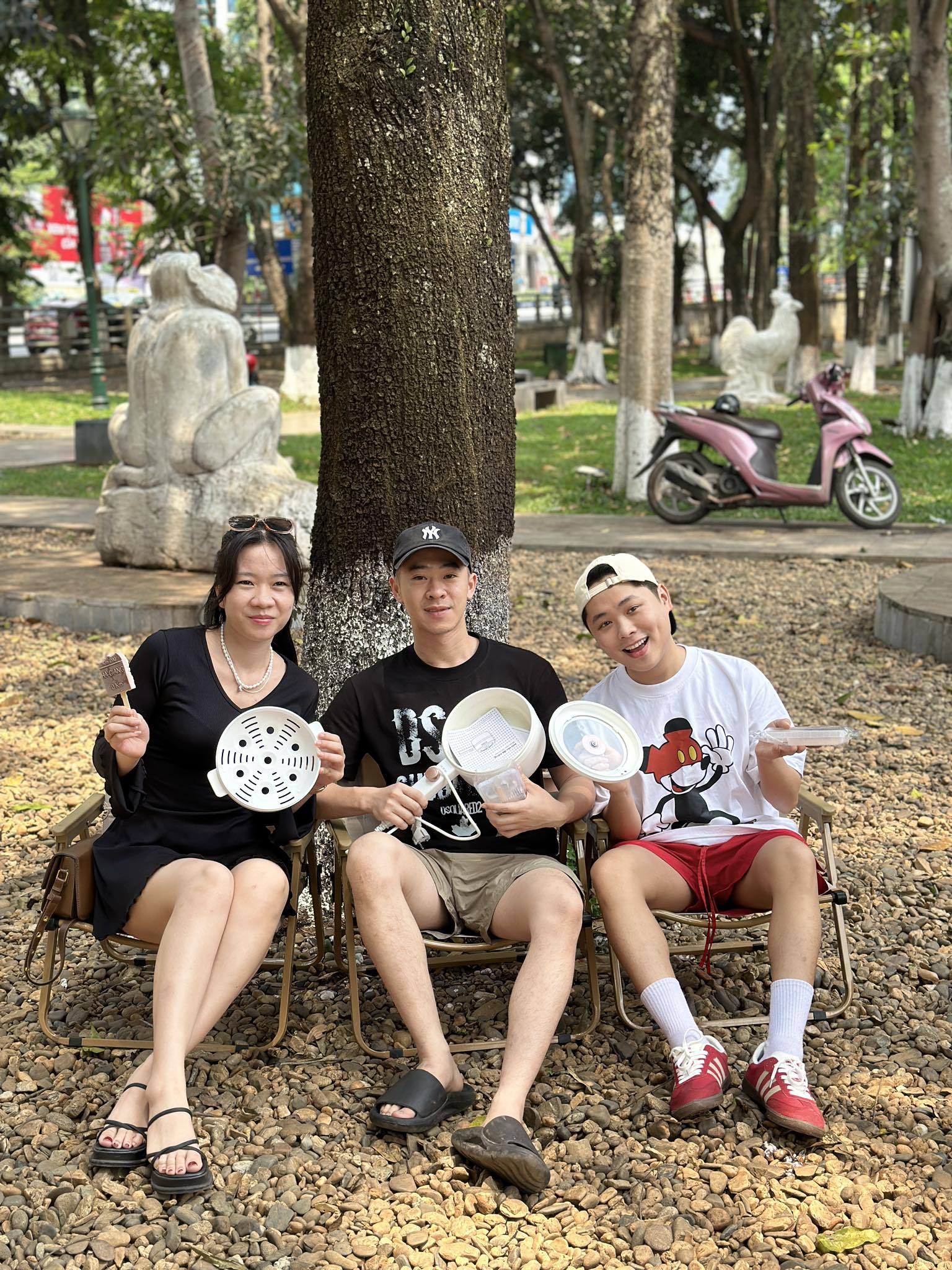 Que kem hình cột mốc, món ăn quảng bá độc đáo hay tiềm ẩn nguy cơ mất mỹ quan khu du lịch?- Ảnh 13. Que kem hình cột mốc, món ăn quảng bá độc đáo hay tiềm ẩn nguy cơ mất mỹ quan khu du lịch?- Ảnh 13.