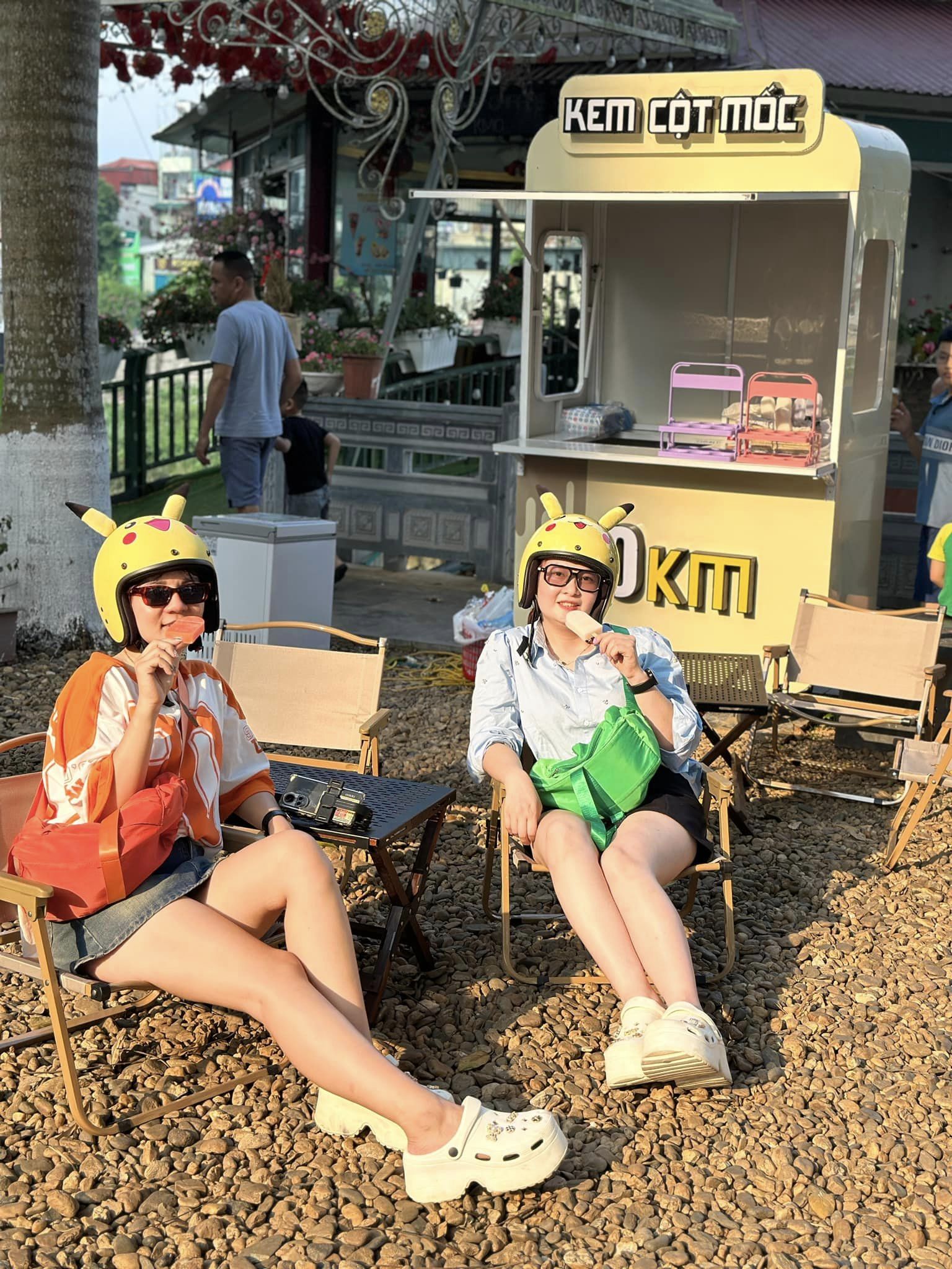 Dân tình đua nhau 'truy lùng' que kem hình cột mốc Hà Giang đang hot rần rần- Ảnh 4. Dân tình đua nhau 'truy lùng' que kem hình cột mốc Hà Giang đang hot rần rần- Ảnh 4.