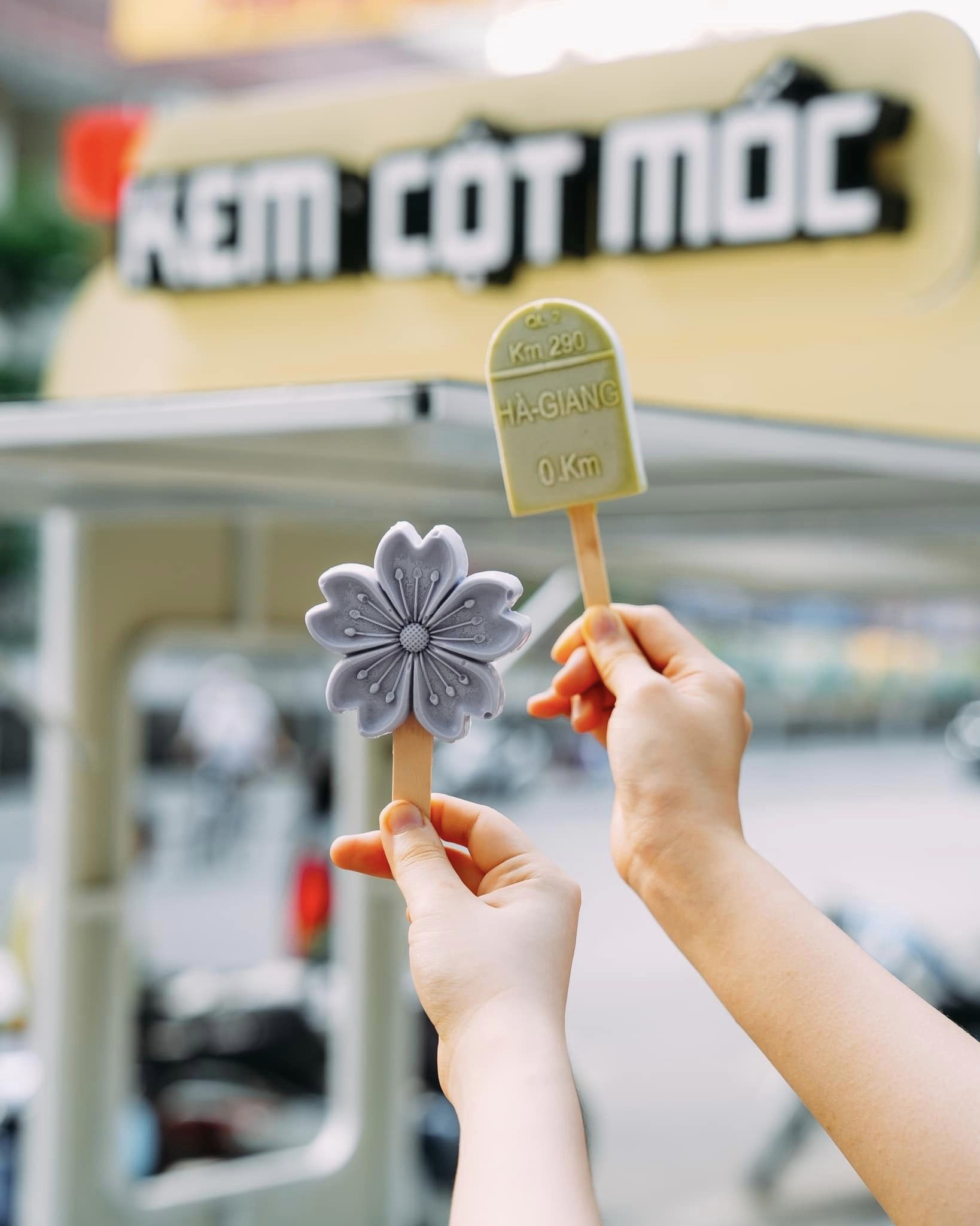 Dân tình đua nhau 'truy lùng' que kem hình cột mốc Hà Giang đang hot rần rần- Ảnh 5. Dân tình đua nhau 'truy lùng' que kem hình cột mốc Hà Giang đang hot rần rần- Ảnh 5.