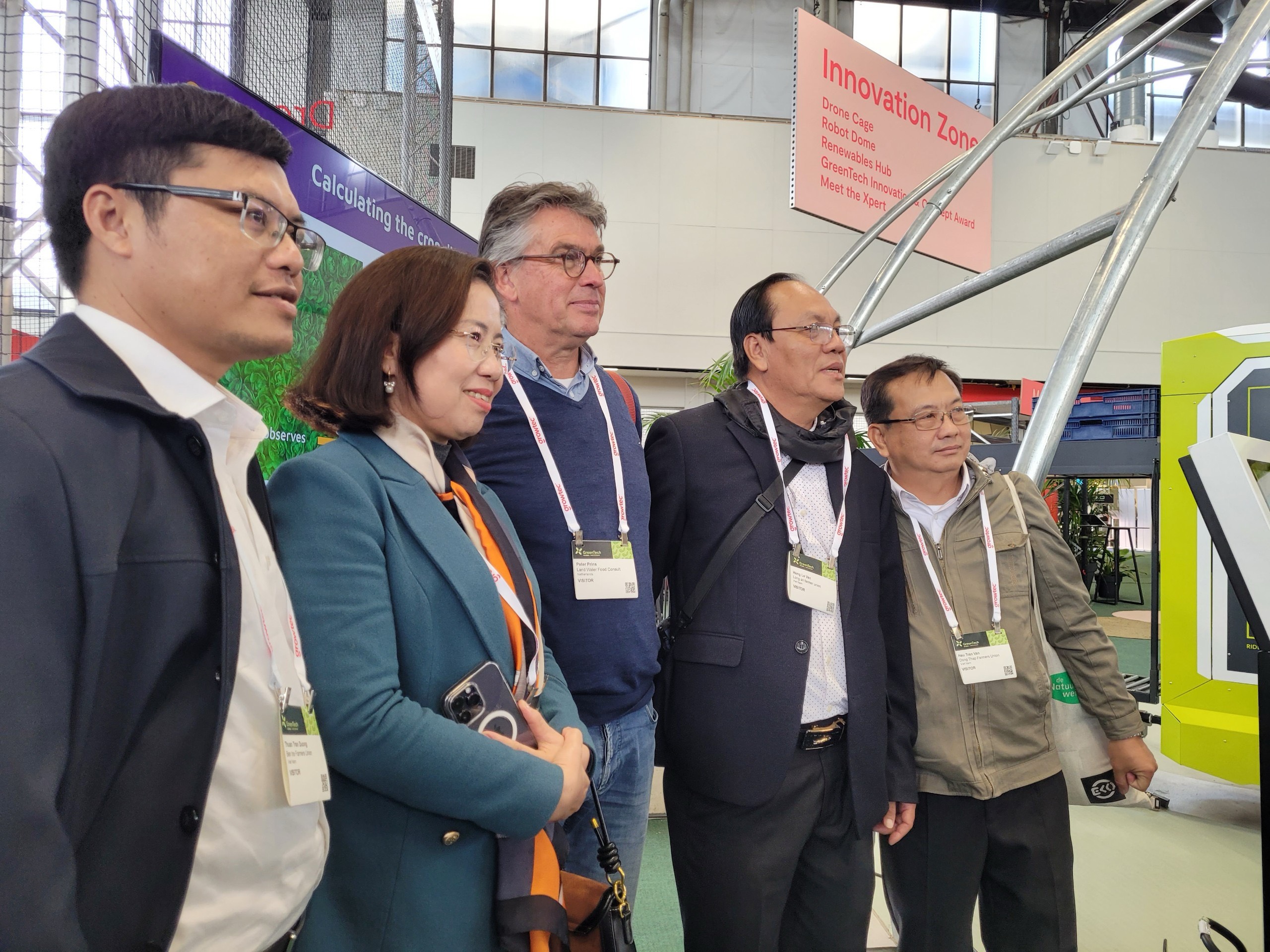 Đoàn công tác Trung ương Hội Nông dân Việt Nam thăm Triển lãm Công nghệ GreenTech tại Hà Lan- Ảnh 2. Đoàn công tác Trung ương Hội Nông dân Việt Nam thăm Triển lãm Công nghệ GreenTech tại Hà Lan- Ảnh 2.