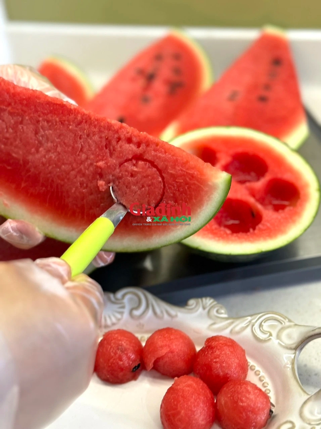 Mẹ đảm Hà Nội tự tay biến trái cây thành các hình bánh kem khiến các con ăn thỏa thích khỏi lo béo phì, chị em ngợi khen- Ảnh 4. Mẹ đảm Hà Nội tự tay biến trái cây thành các hình bánh kem khiến các con ăn thỏa thích khỏi lo béo phì, chị em ngợi khen- Ảnh 4.