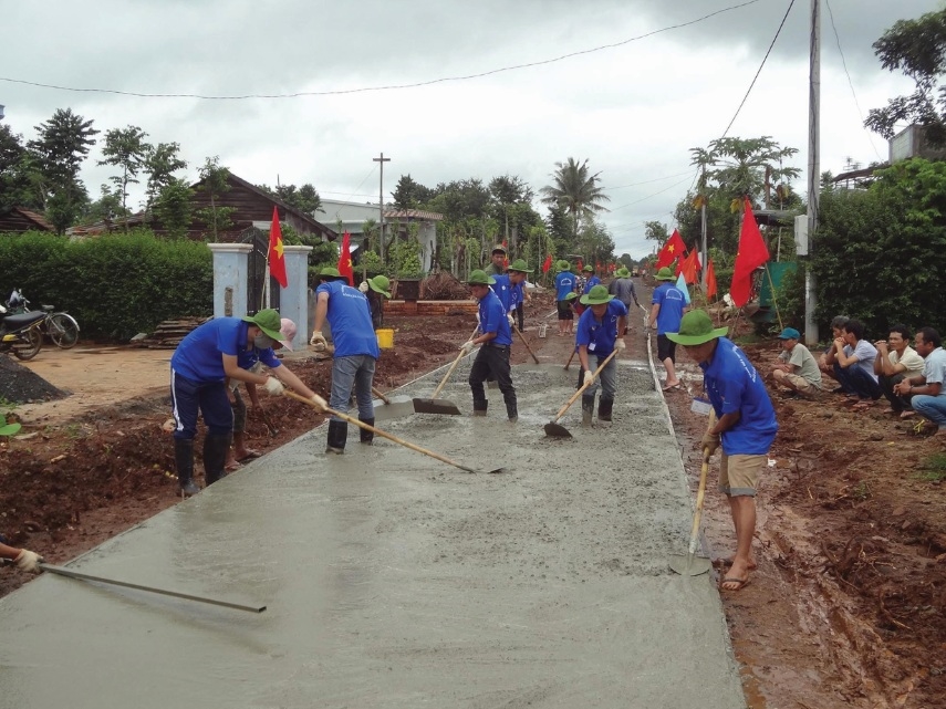 Với nguồn lực từ chính sách dân tộc, huyện Buôn Đôn từng bước hoàn thiện đường giao thông nông thôn Với nguồn lực từ chính sách dân tộc, huyện Buôn Đôn từng bước hoàn thiện đường giao thông nông thôn