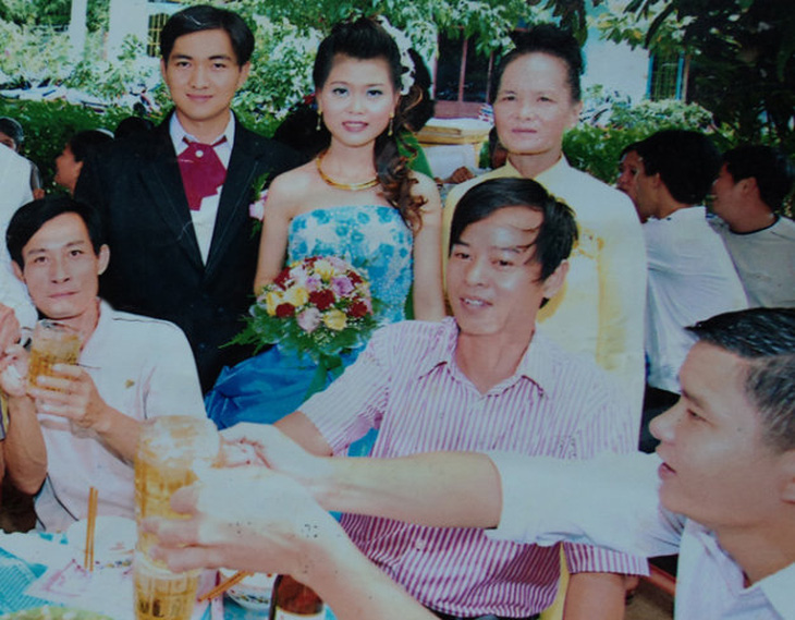 Cô bé gặp tai nạn bị lột toàn bộ da đầu đã hồi phục kỳ diệu- Ảnh 3. Bệnh lạ khiến một người sụt 40kg, lột da