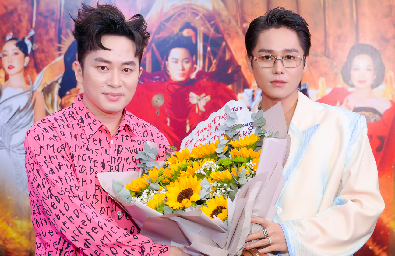 Tùng Dương và người em họ, ca sĩ kiêm nhạc sĩ Tăng Duy Tân - Ảnh: BTC Tùng Dương và người em họ, ca sĩ kiêm nhạc sĩ Tăng Duy Tân - Ảnh: BTC