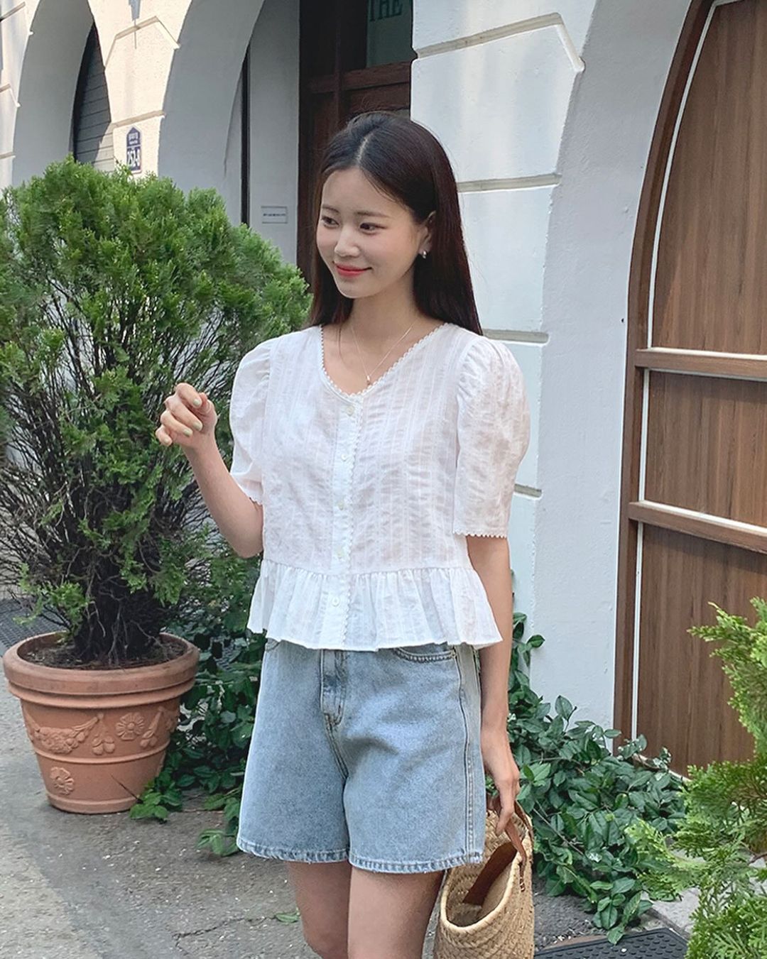 5 công thức diện quần short ưng mắt và trẻ trung trong mùa hè- Ảnh 4. 5 công thức diện quần short ưng mắt và trẻ trung trong mùa hè- Ảnh 4.