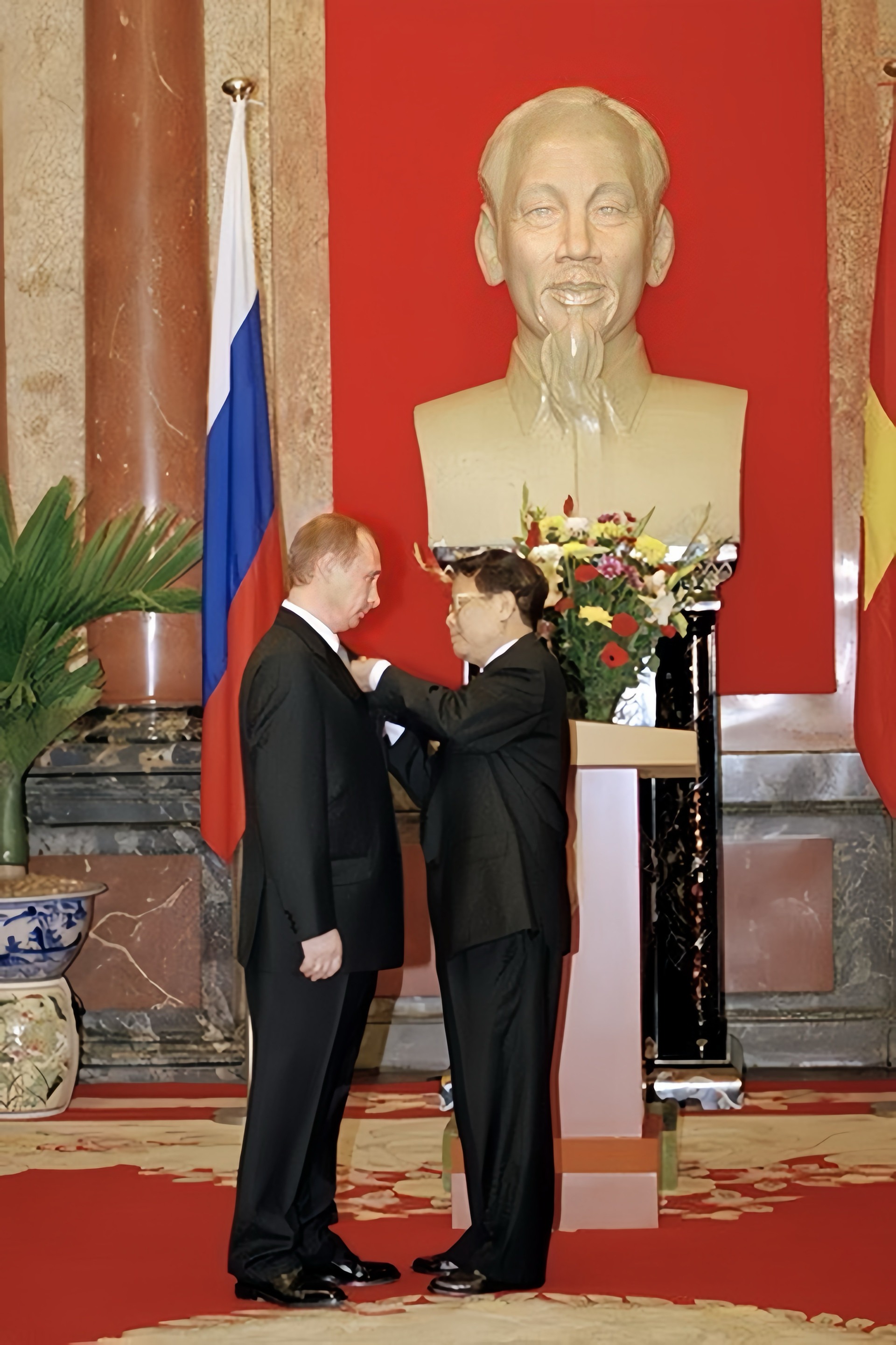 Nhìn lại 4 chuyến thăm của Tổng thống Putin tới Việt Nam- Ảnh 2. Nhìn lại 4 chuyến thăm của Tổng thống Putin tới Việt Nam- Ảnh 2.