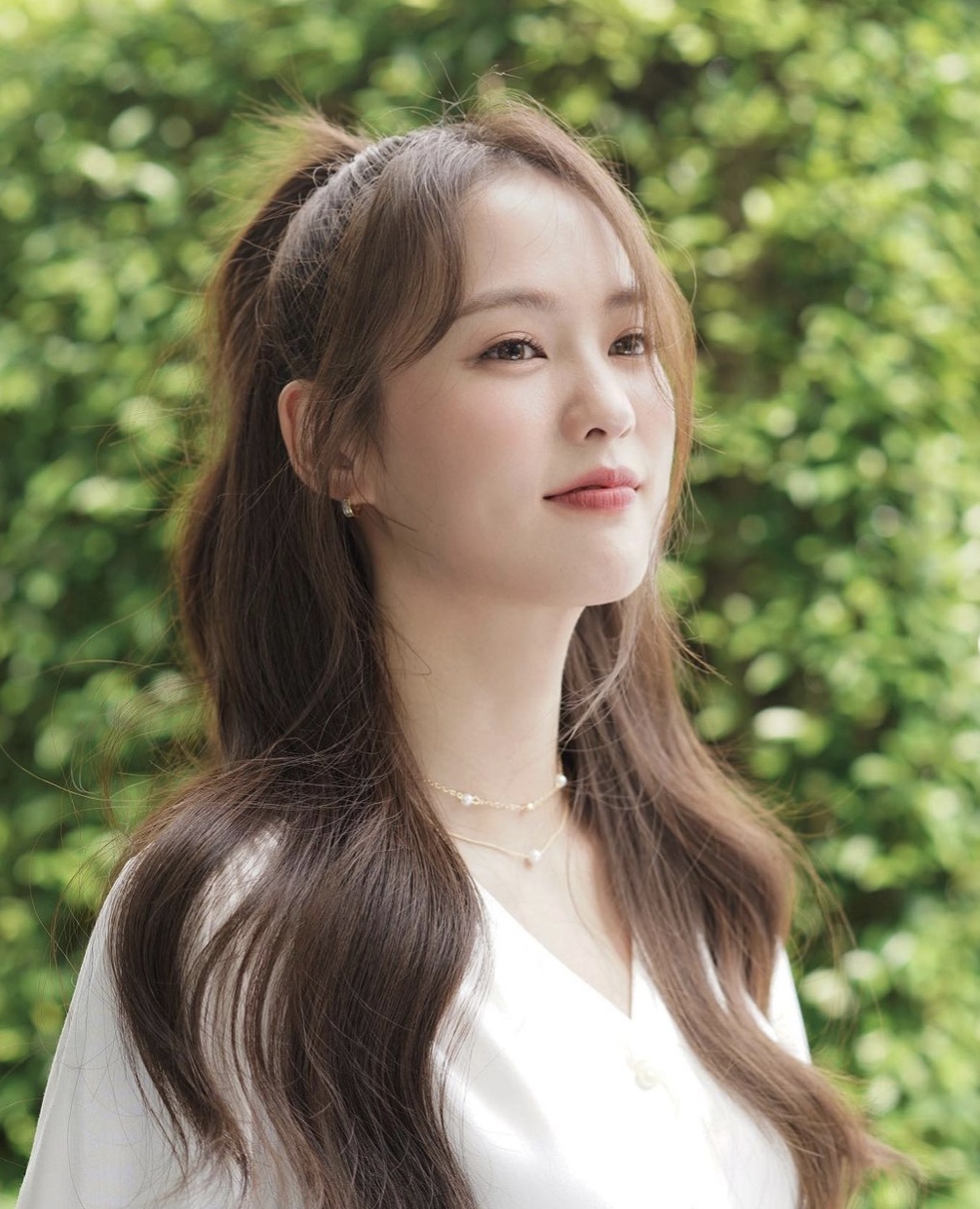 Nữ chính MV Nữ chính MV