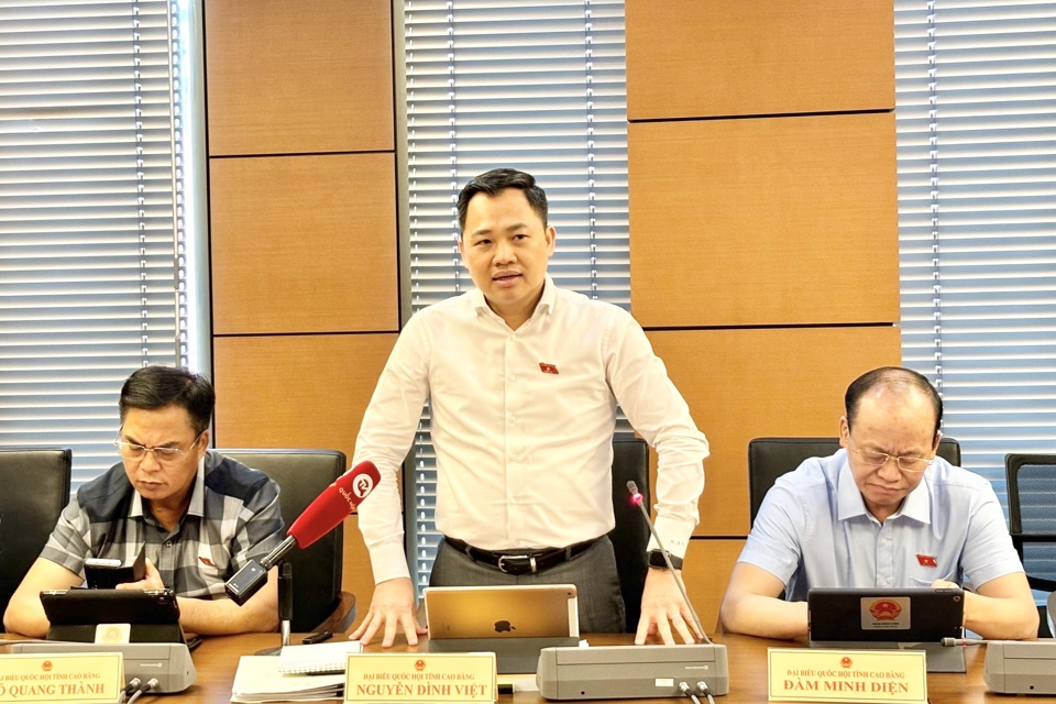 Theo đại biểu Nguyễn Đình Việt (Đoàn tỉnh Cao Bằng), khi ban hành cũng cần thực hiện tuyên truyền, phổ biến pháp luật... Ảnh: Thịnh An