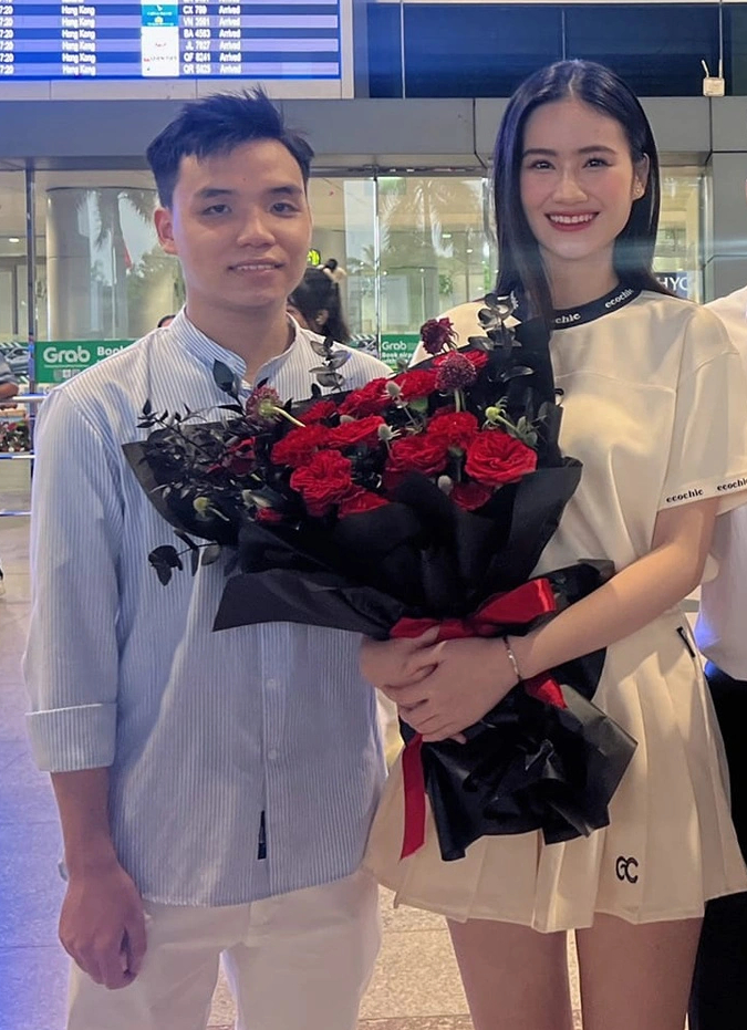 Hoa hậu Ý Nhi xinh đẹp Hoa hậu Ý Nhi xinh đẹp