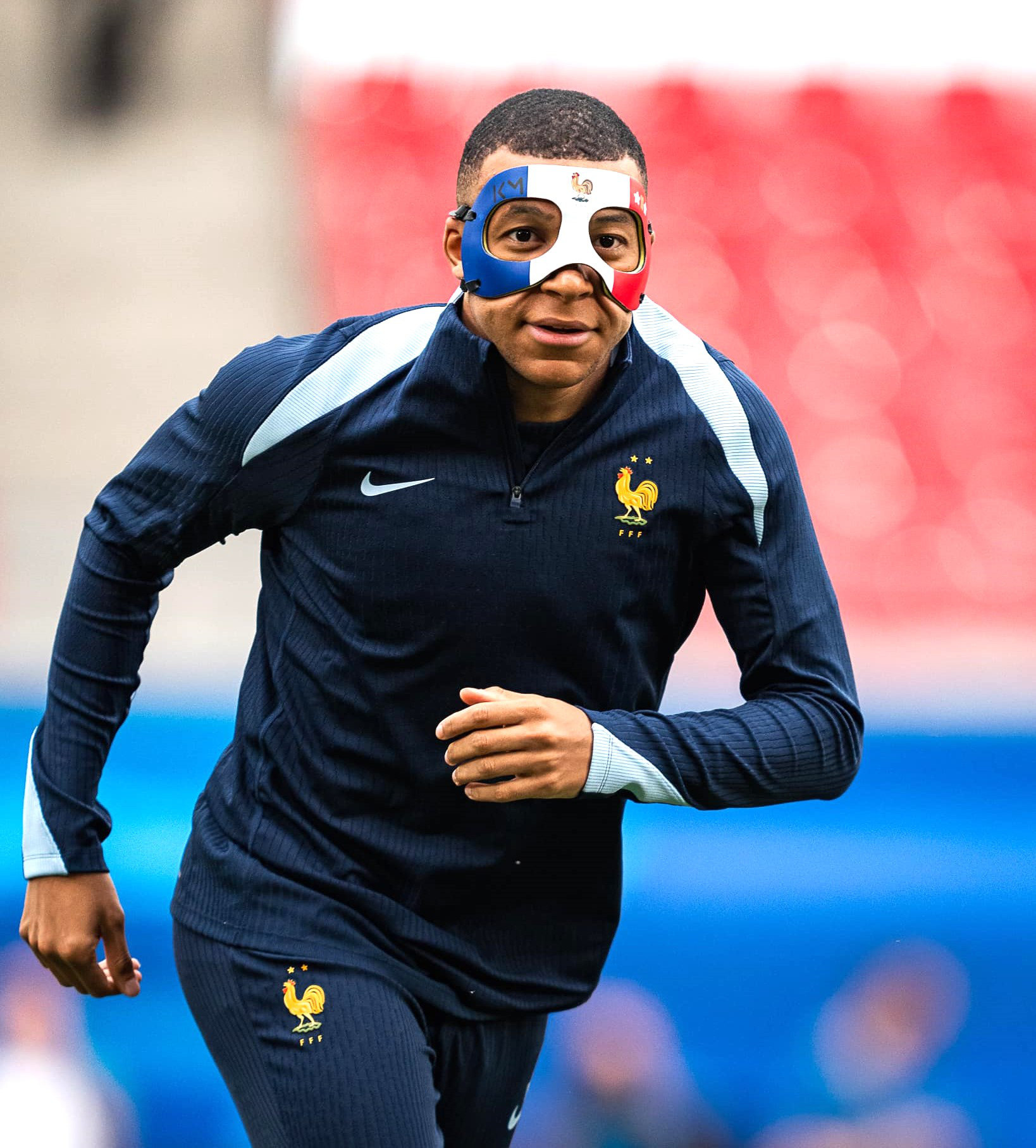 Mbappe xuất hiện với mặt nạ mới, sẵn sàng đánh bại Hà Lan- Ảnh 2. Mbappe khả năng cao sẽ ra sân trong trận đấu với Hà Lan - Ảnh: FFF