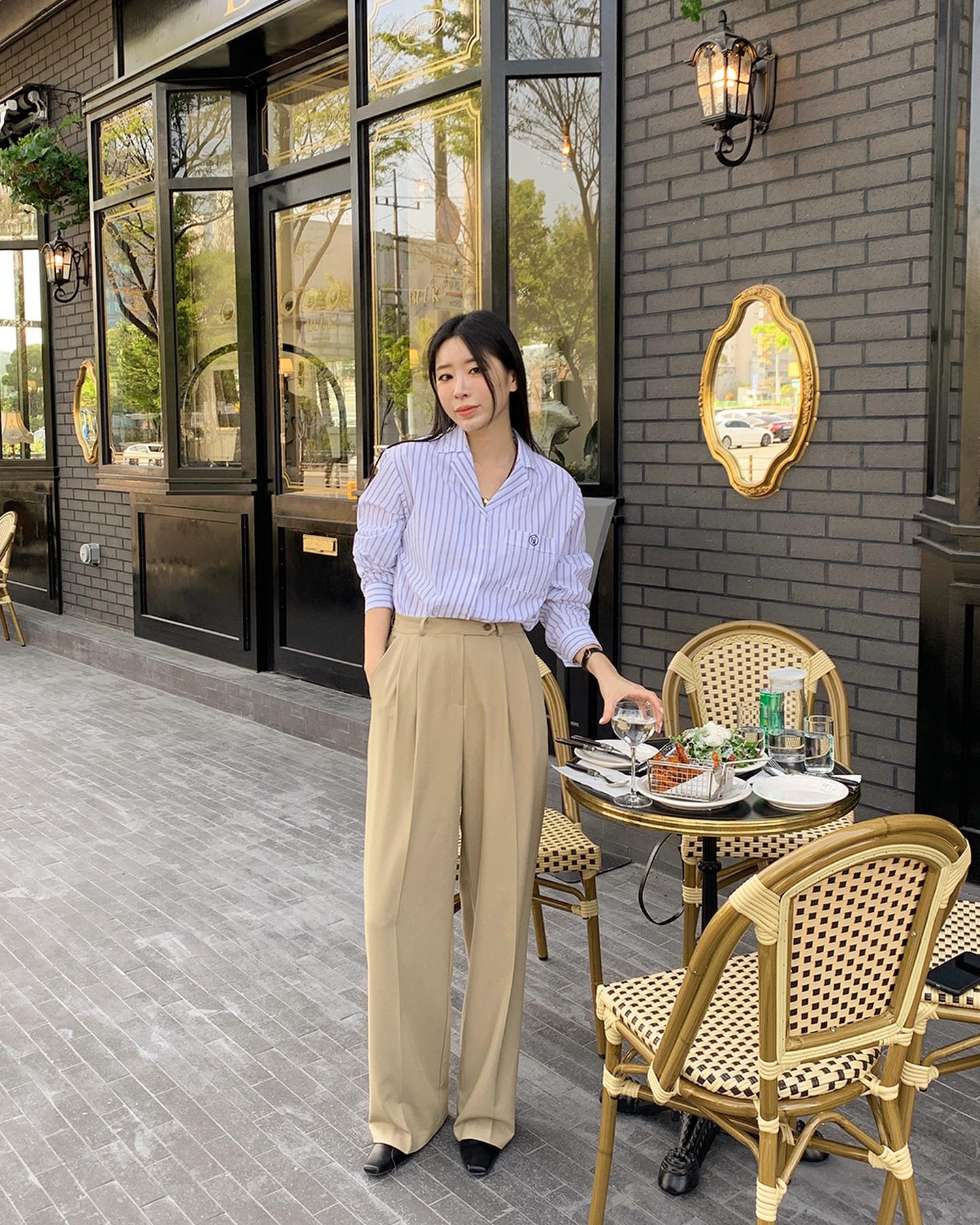 5 cách mặc trang phục màu xanh - xu hướng đang 5 cách mặc trang phục màu xanh - xu hướng đang