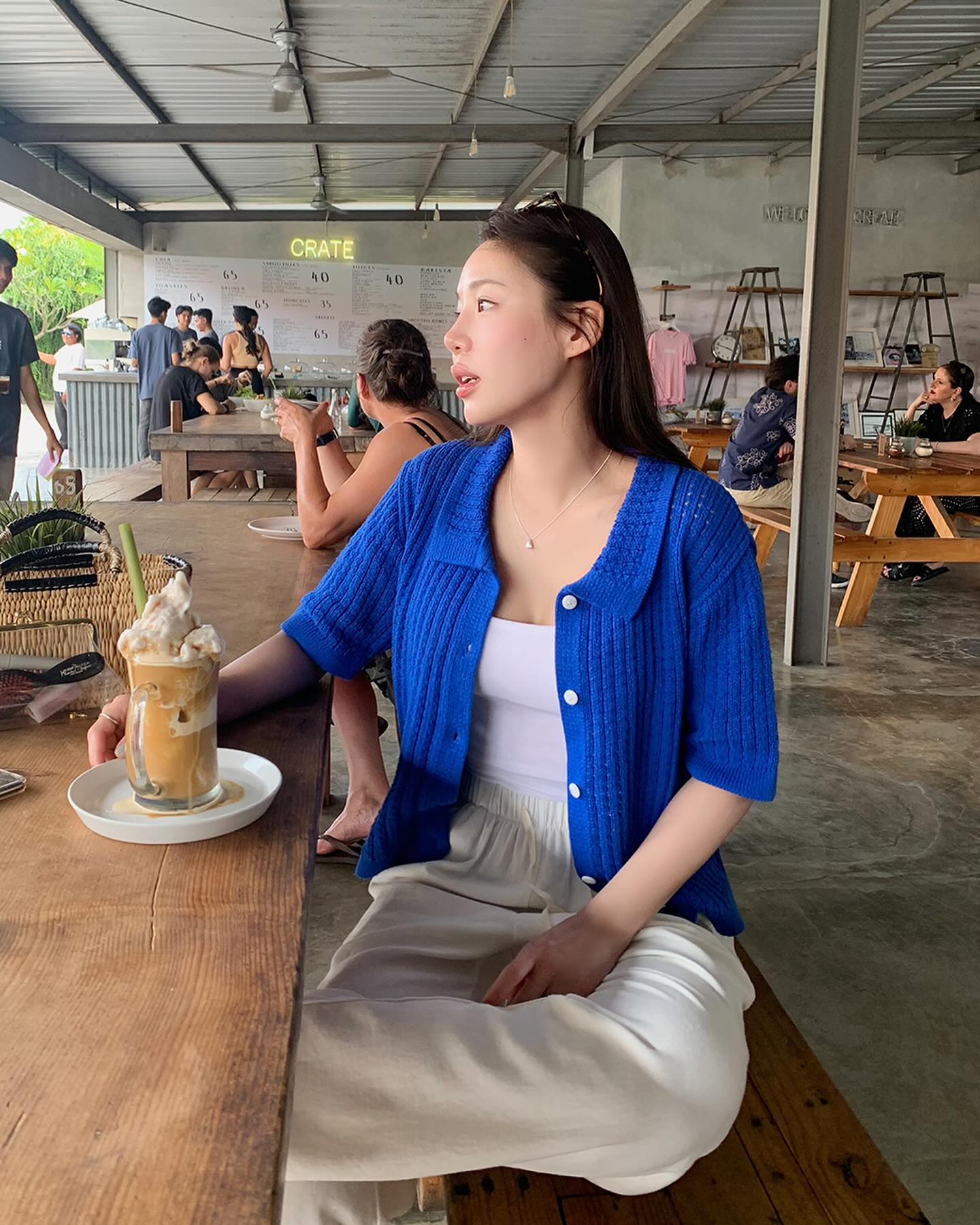 5 cách mặc trang phục màu xanh - xu hướng đang 5 cách mặc trang phục màu xanh - xu hướng đang