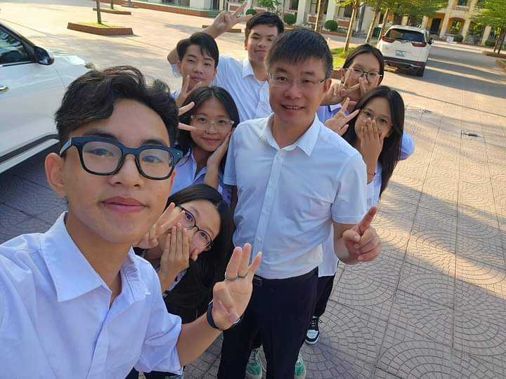 Thầy hiệu trưởng gửi Thầy hiệu trưởng gửi
