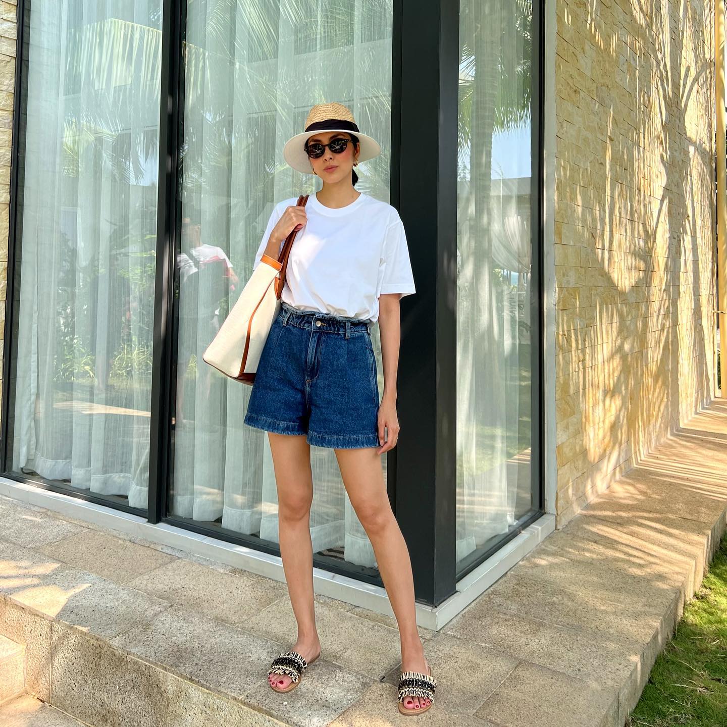 10 set trang phục tối giản ấn tượng nhất của Tăng Thanh Hà - Ảnh 5. 10 set trang phục tối giản ấn tượng nhất của Tăng Thanh Hà - Ảnh 5.