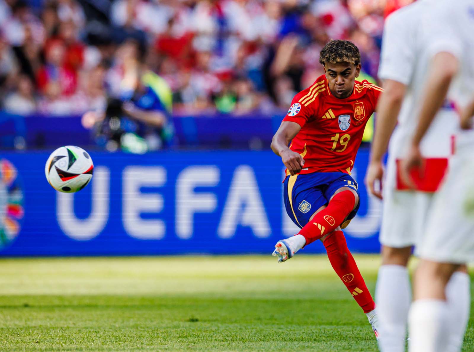Lamine Yamal gây ấn tượng ngay ở trận ra mắt tại một kỳ EURO. Ảnh: RFEF