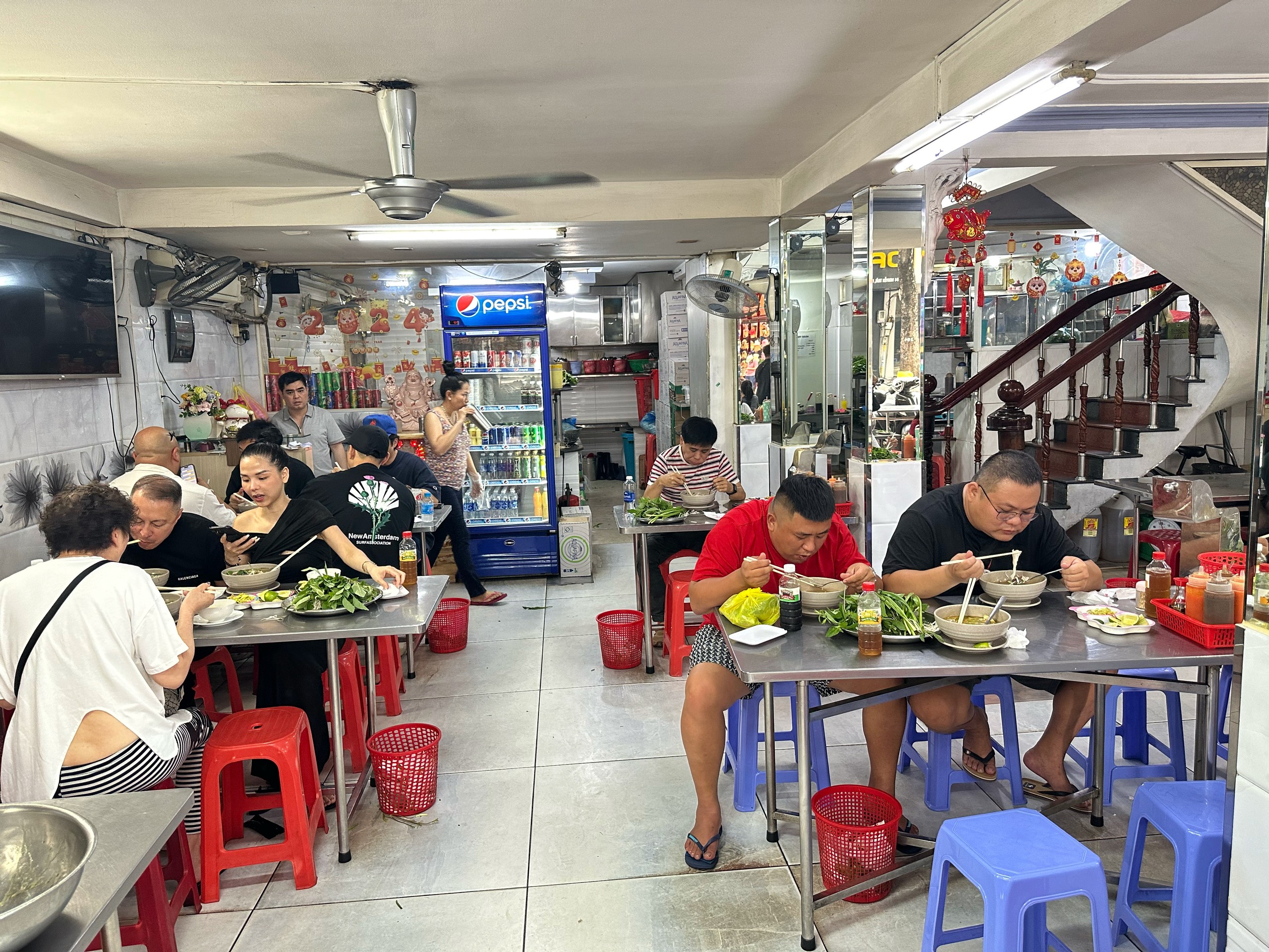 Có đến 8 quán phở ở TP.HCM được Michelin vinh danh: Chủ quán có bí quyết gì?- Ảnh 5. Có đến 8 quán phở ở TP.HCM được Michelin vinh danh: Chủ quán có bí quyết gì?- Ảnh 5.