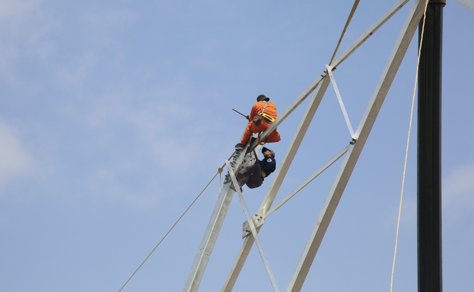 Thủ tướng Phạm Minh Chính kiểm tra dự án đường dây 500kV mạch 3- Ảnh 6. Thủ tướng Phạm Minh Chính kiểm tra dự án đường dây 500kV mạch 3- Ảnh 6.