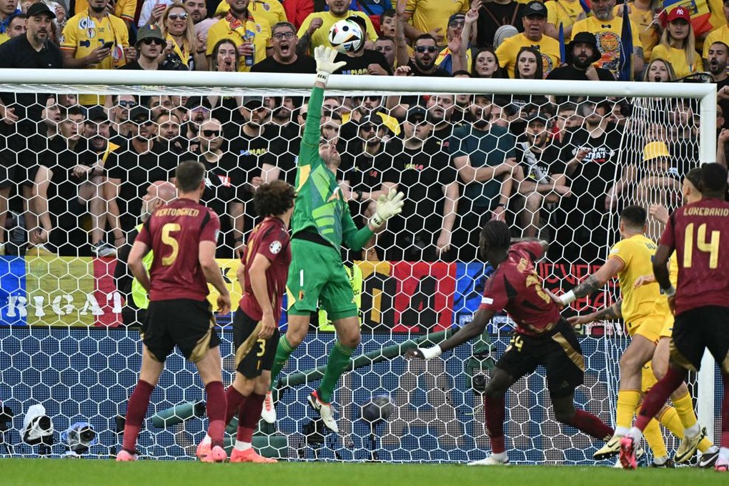 De Bruyne ghi bàn, đội tuyển Bỉ đánh bại Romania - 4 De Bruyne ghi bàn, đội tuyển Bỉ đánh bại Romania - 4