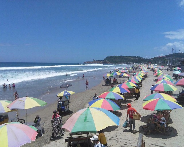 Tới Ecuador thăm thủ đô với nhiều hàng thủ công đẹp, biển xanh, núi lửa hùng vĩ- Ảnh 2. Tới Ecuador thăm thủ đô với nhiều hàng thủ công đẹp, biển xanh, núi lửa hùng vĩ- Ảnh 2.