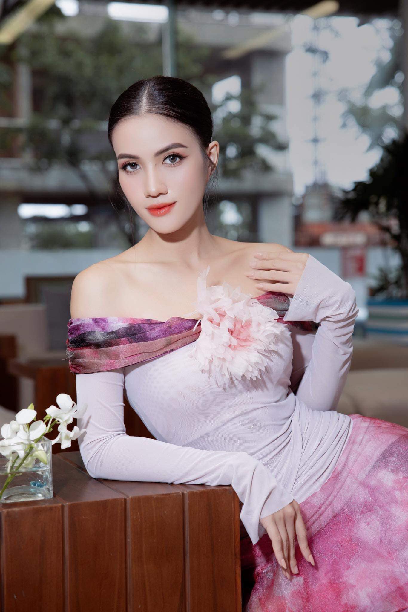 Nhan sắc đời thường quyến rũ của Á hậu Minh Nhàn sau phẫu thuật thẩm mỹ khiến fan khó nhận ra- Ảnh 6. Nhan sắc đời thường quyến rũ của Á hậu Minh Nhàn sau phẫu thuật thẩm mỹ khiến fan khó nhận ra- Ảnh 6.