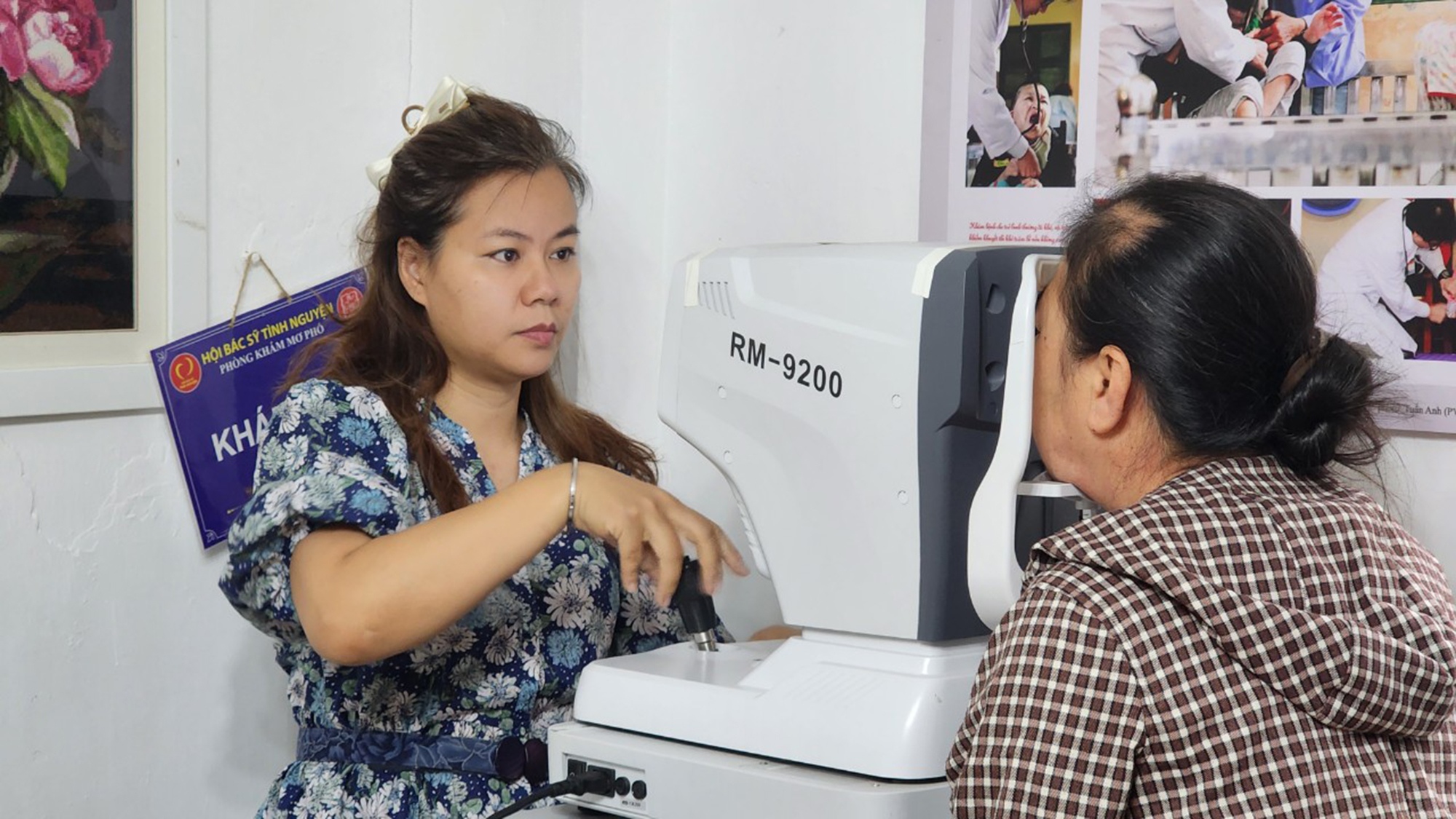 Phòng khám 0 đồng trong quán cà phê ở Hà Nội- Ảnh 3. Phòng khám 0 đồng trong quán cà phê ở Hà Nội- Ảnh 3.