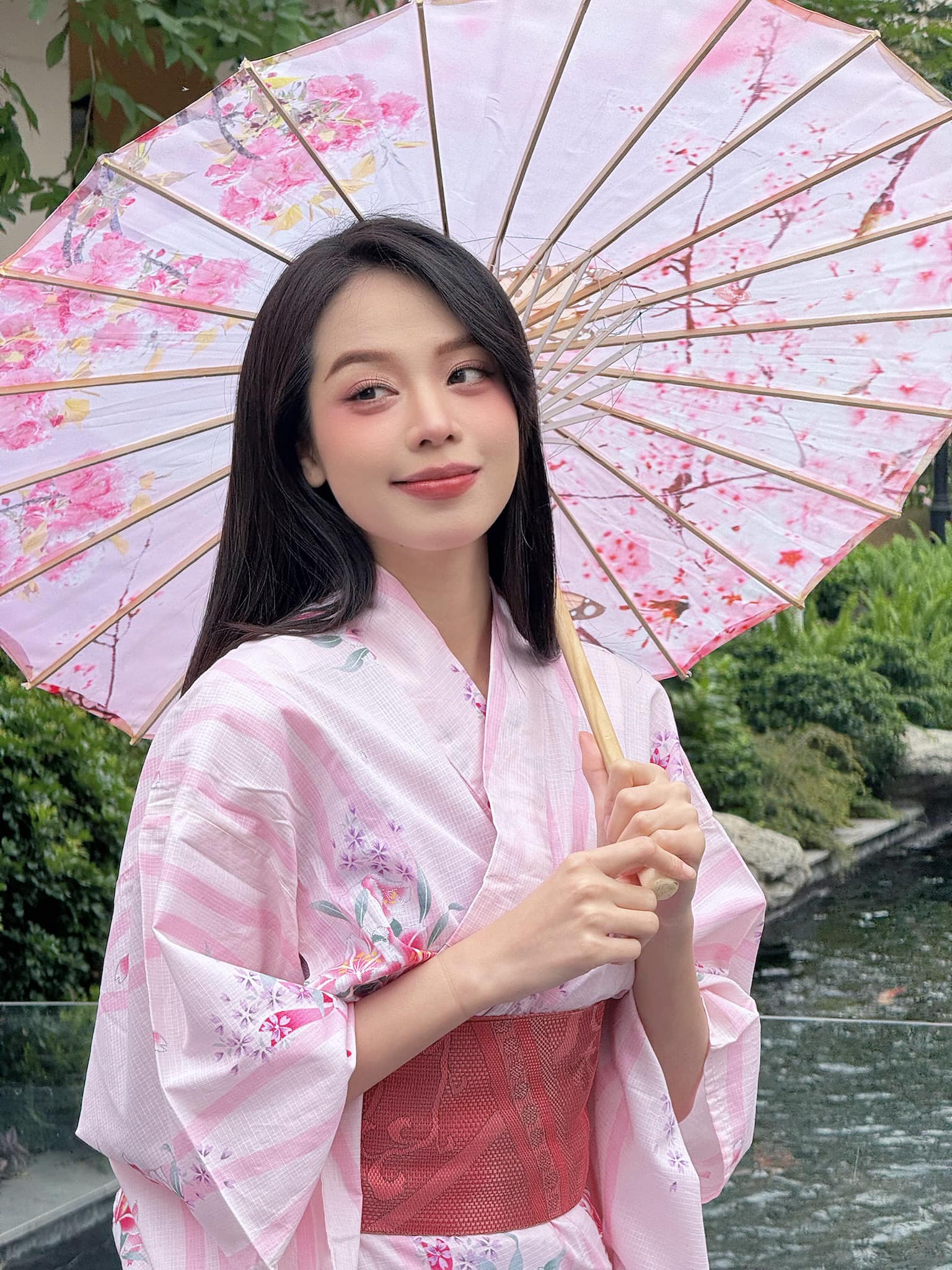 Nhan sắc xinh đẹp đầy mê hoặc của mỹ nhân Đà Nẵng cao 1,76m sẽ đi thi Miss International 2024- Ảnh 2. Nhan sắc xinh đẹp đầy mê hoặc của mỹ nhân Đà Nẵng cao 1,76m sẽ đi thi Miss International 2024- Ảnh 2.