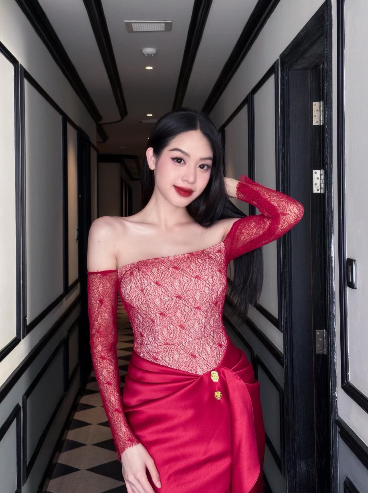 Nhan sắc xinh đẹp đầy mê hoặc của mỹ nhân Đà Nẵng cao 1,76m sẽ đi thi Miss International 2024- Ảnh 7. Nhan sắc xinh đẹp đầy mê hoặc của mỹ nhân Đà Nẵng cao 1,76m sẽ đi thi Miss International 2024- Ảnh 7.