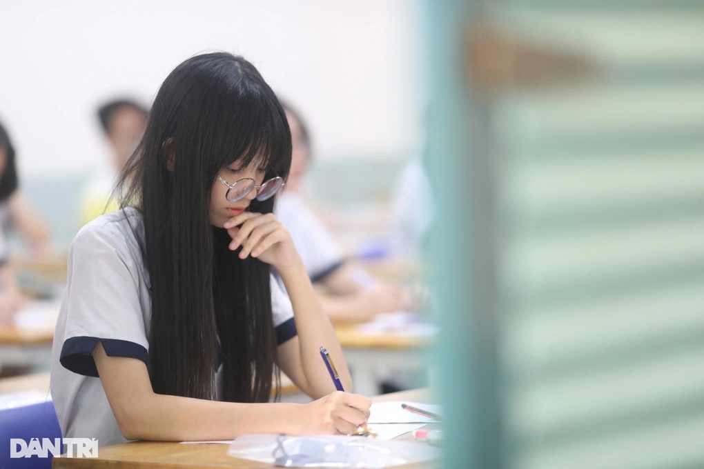 Thầy giáo chỉ lỗi sai khiến thí sinh dễ mất điểm thi môn toán - 2 Thầy giáo chỉ lỗi sai khiến thí sinh dễ mất điểm thi môn toán - 2