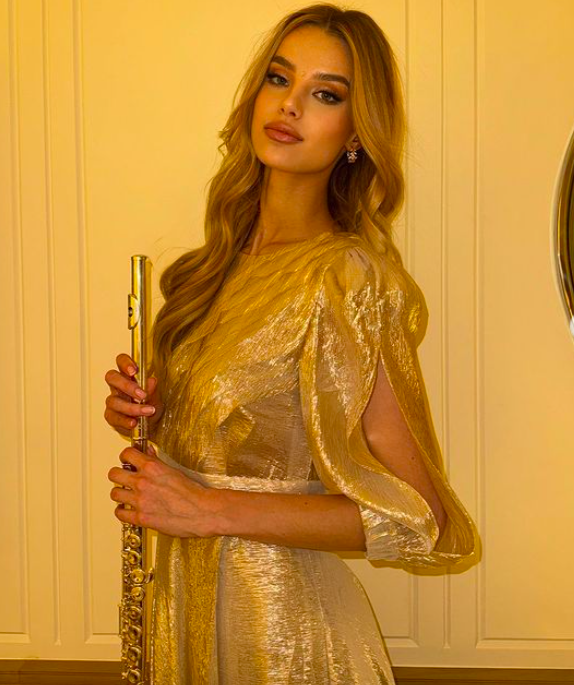 Nhan sắc xinh đẹp đầy mê hoặc của tân Miss World 2024 được khen ngợi như Nhan sắc xinh đẹp đầy mê hoặc của tân Miss World 2024 được khen ngợi như