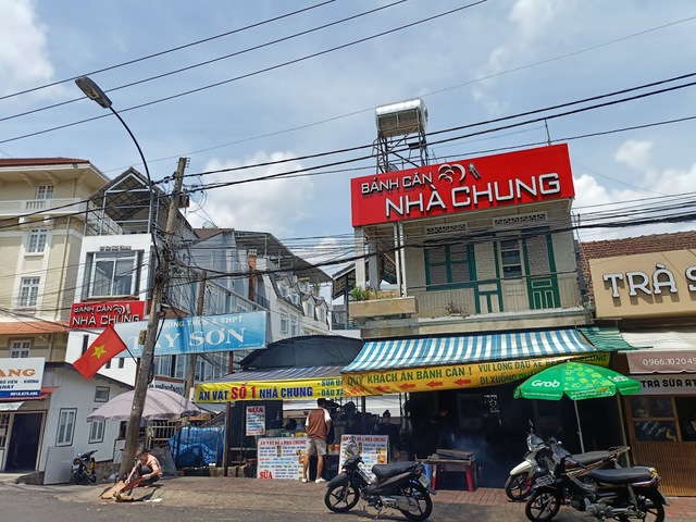 'Bật mí' những quán bánh căn hấp dẫn tại Đà Lạt- Ảnh 5. 'Bật mí' những quán bánh căn hấp dẫn tại Đà Lạt- Ảnh 5.