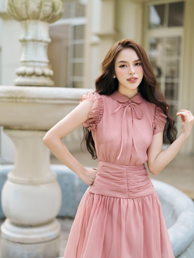 'Giải nhiệt' oi nóng mùa hè với trang phục vải tơ- Ảnh 8. 'Giải nhiệt' oi nóng mùa hè với trang phục vải tơ- Ảnh 8.